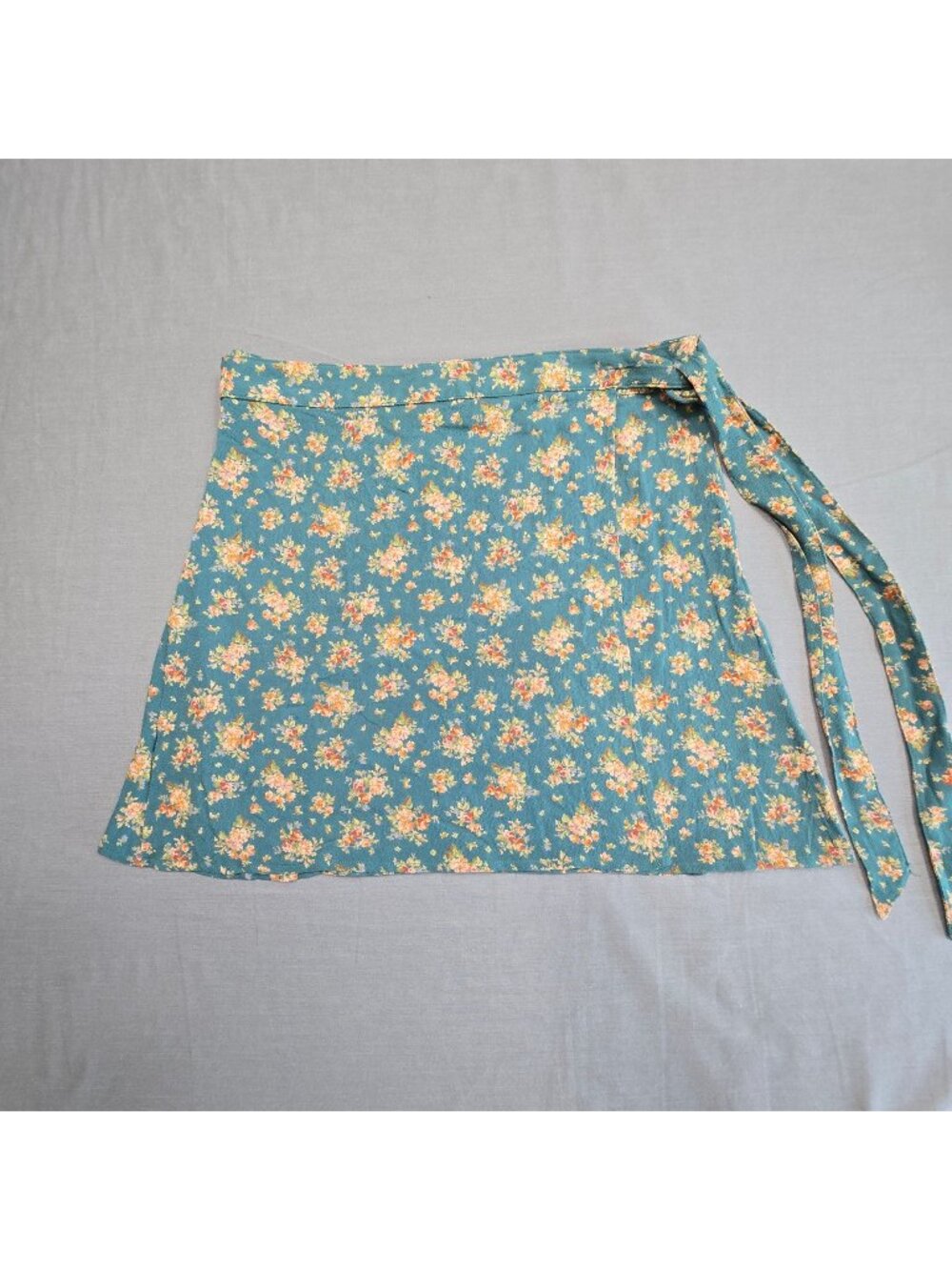American Eagle Small Wrap Mini Skirt Floral Green Lightweight